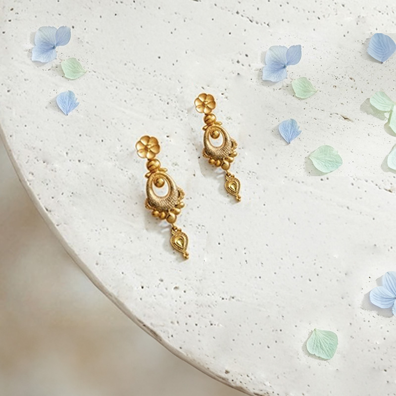 Enchanting Necklace Set with Enamel